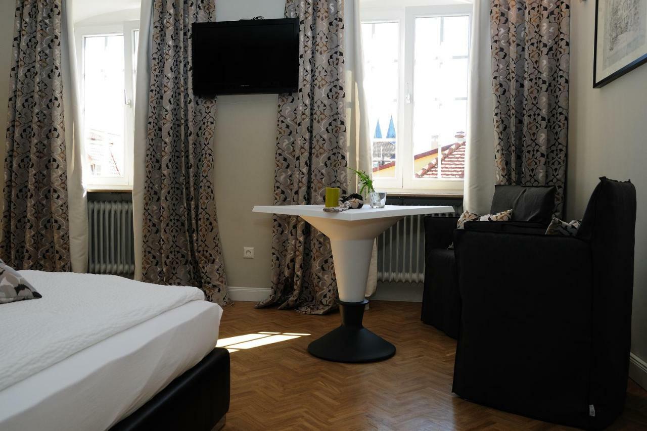 לנדאו אין דר פאלץ Apart-Hotel Heiligenthaler Hof מראה חיצוני תמונה
